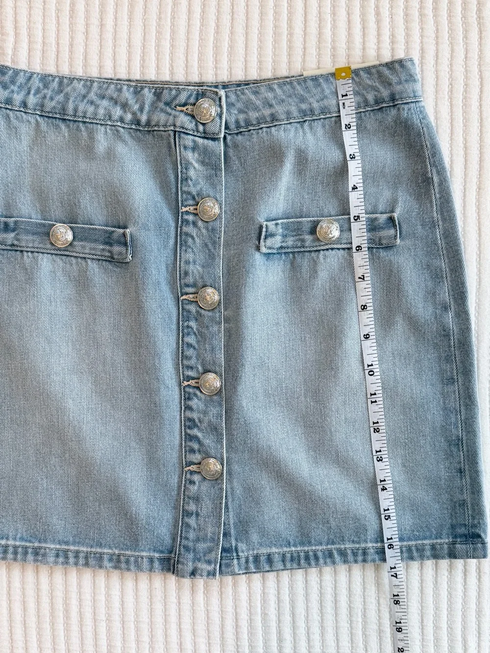 L’AGENCE The Kris Button Front Mini Skirt in Fontana Light Blue Size 25 NWT